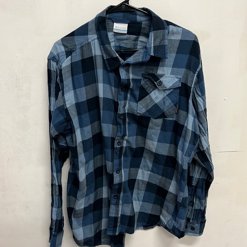 Mens Columbia button down shirt